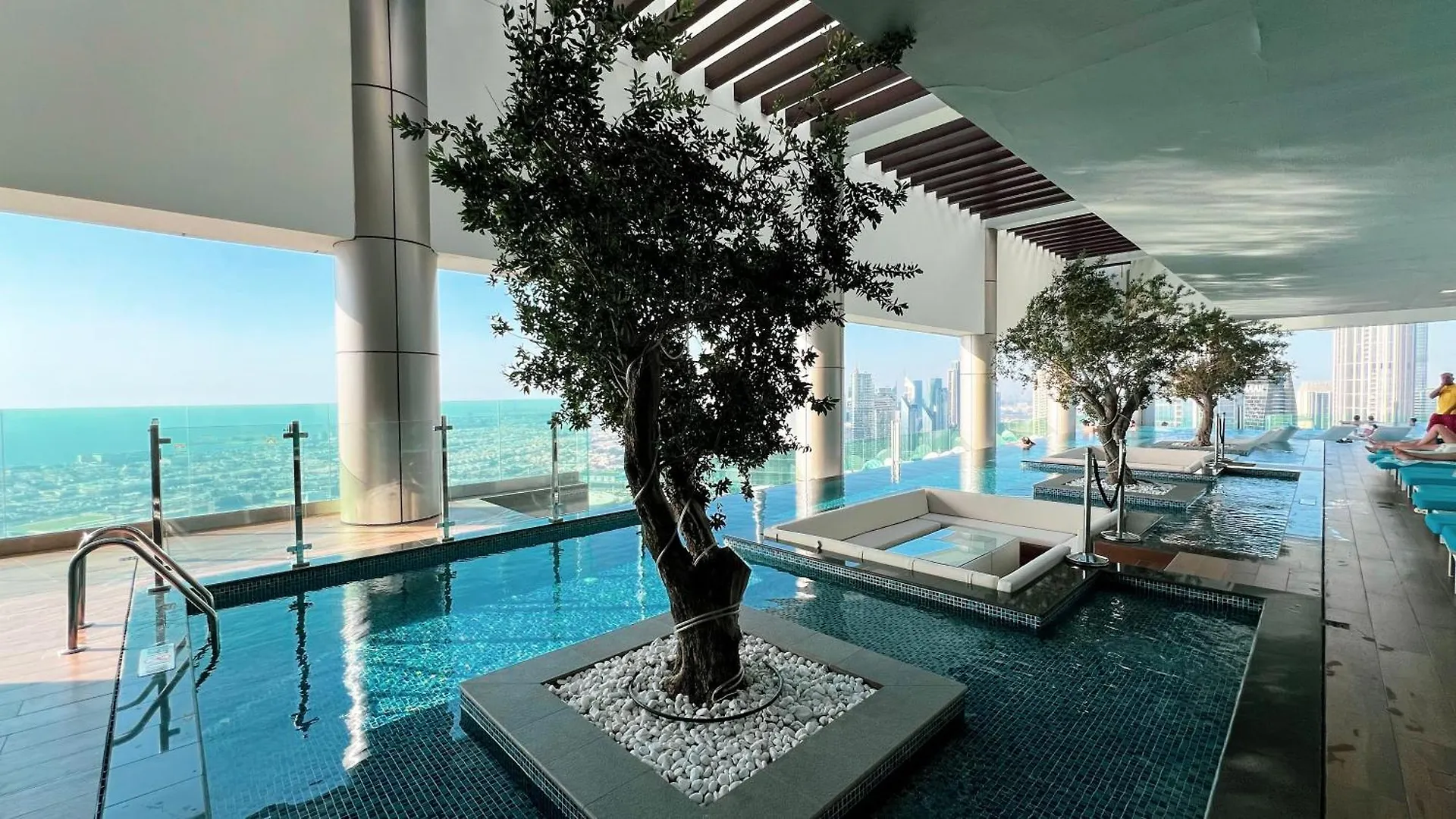 5 Star Living Burj Khalifa Infinity Pool Gym Spa Dubai